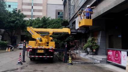 廣州高空作業(yè)車(chē)、吊籃車(chē)與升降平臺(tái)租賃服務(wù)詳解